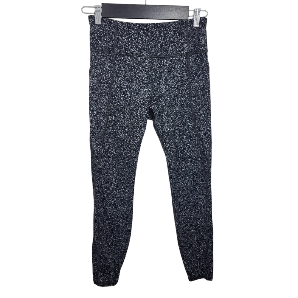 Athleta Lightning Static 7/8 Tight Size Medium Black White Elastic Waistband